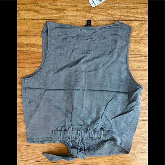 Express Button Up Shirt Women’s Xsmall Gray Cropped sleeveless Tie Front   NWT - Picture 2 of 6